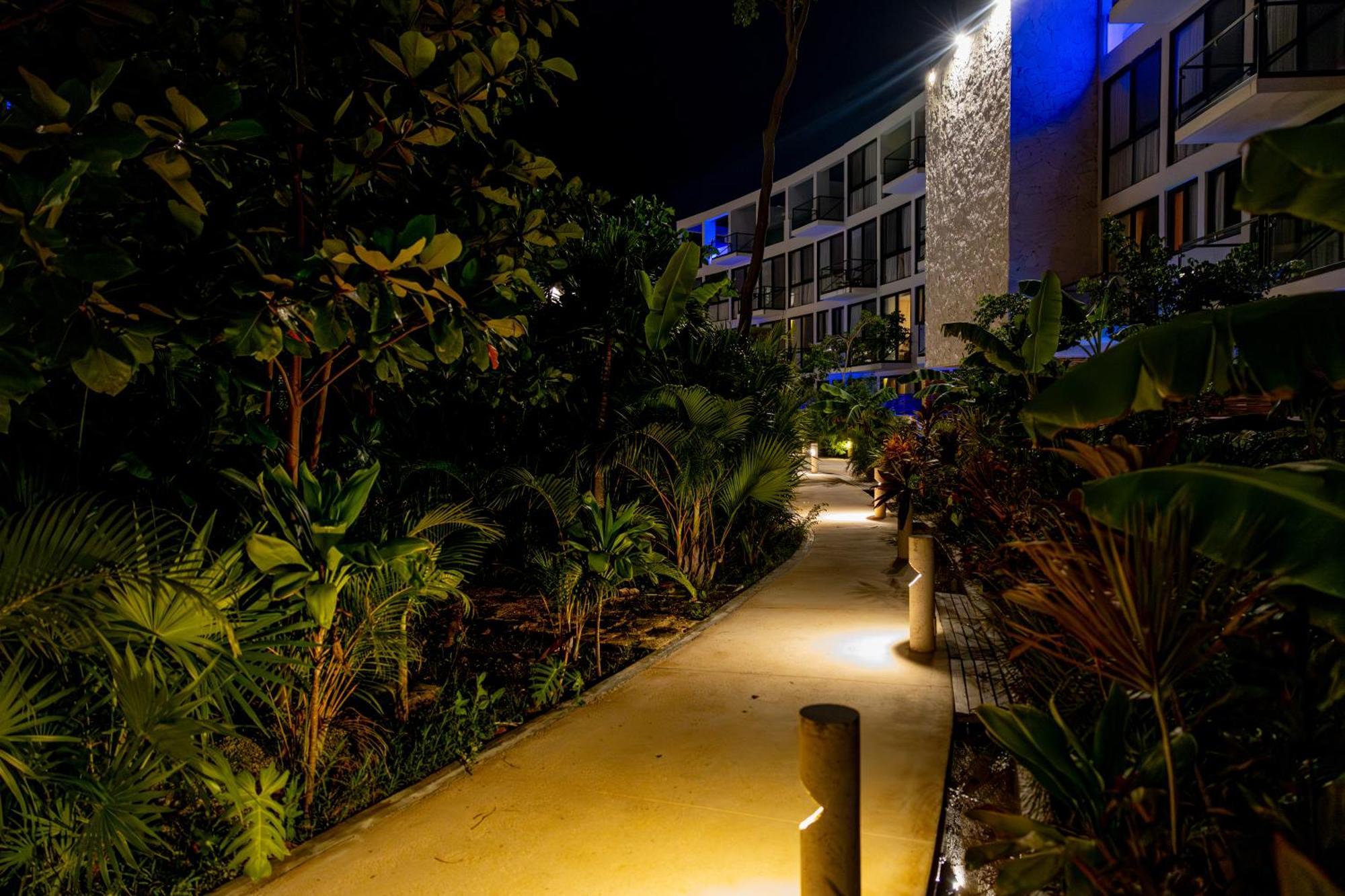 The Waves Tulum By Bnb Experience Εξωτερικό φωτογραφία